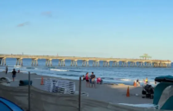 Amazing Home w/ Heated Pool 8 mins to the Beach!