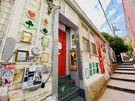 Charming 2-bedroom apartment with WiFi, AC in brilliant Bisbee