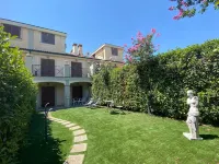 Three-story air-conditioned villa with private garden and parking space Hotels in Guidonia Montecelio