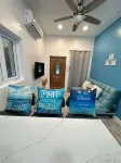 Anchor Villa: 5 min walk or rent a bike to go to turtle beach.