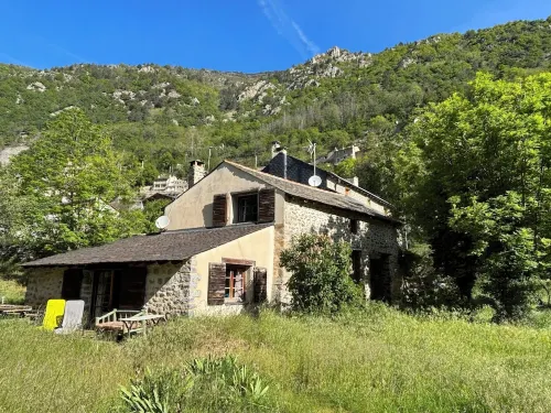 Authentique Moulin en Bord de Rivière Hotels in Fontpedrouse