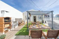 Assenta Beach House - 2 bedroom house with patio