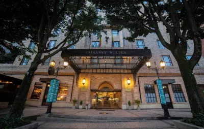 Embassy Suites by Hilton Bogotá Rosales Отели в г. 