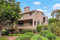 3-bedroom condo in marvelous Del Mar with fitness room