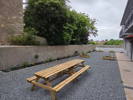 4-star business residence with large private parking area