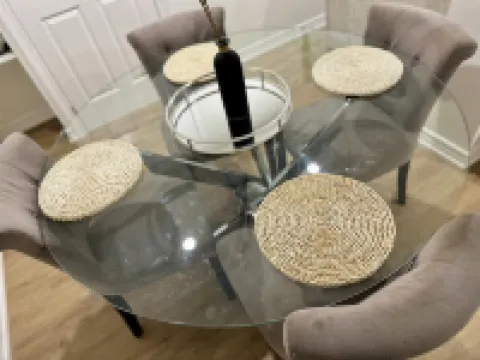 "Modern & Bright 2BR Retreat in Pickering – 12 mins from Waterfront