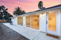 Private Guesthouse in Thousand Oaks close to shops & eats!