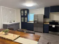 Tannersville 9bdrm, 2 bonus room house - steps to lake/park, walk to synagogue Hotel di Tannersville