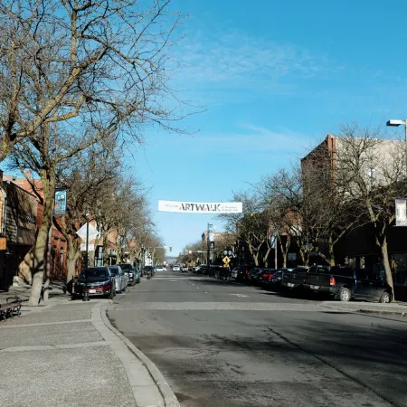 Downtown Historic Home. One block to downtown, cozy gathering place!