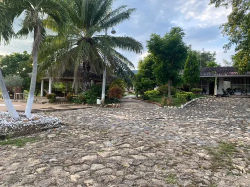 Tahiti Diamond Rest Farm Hotels in Tocaima