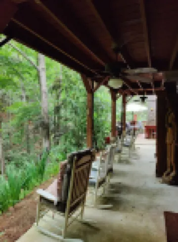 'BEARADISE CHALET' UNIQUE Secluded Retreat Estate (WHO'LD GUESS IT'S IN TOWN