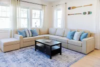 Spaciously Convenient Lake House 4 BR, 2 BA, 8 ppl Hotels in Braintree