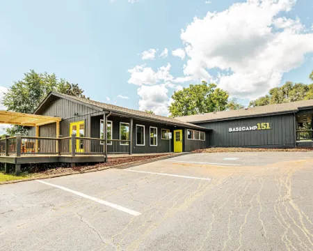 Basecamp151 Hotels in Nelson County