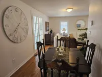 4 Minute drive to casino. Lake, park, marina, restaurants, stores 5 minute walk