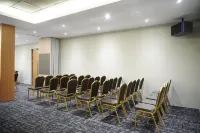 Front One Hotel Papua Lestari