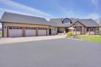 Expansive Retreat on 5 Acres in Shakopee! Hotels near KWIK TRIP #447