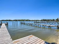 Riverfront Cottage: Fire Pit & Kayaks Hotels in Middlesex County
