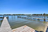 Riverfront Cottage: Fire Pit & Kayaks