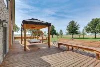 Hornersville Vacation Rental w/ Private Pond! - parking