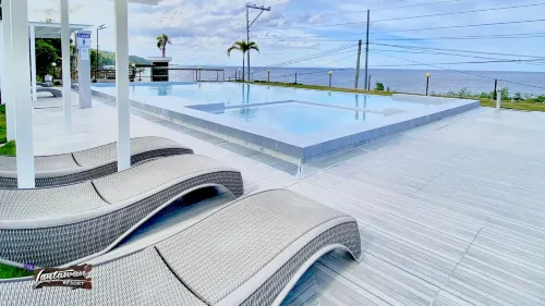 24/7 Lantawan Resort - balcony