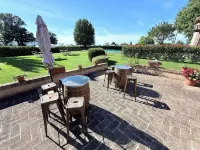 Fab Villa with Fenced Pool, Huge Grounds, Mediation Park, Child Activity Park Hotel in zona Chiesa di San Severino