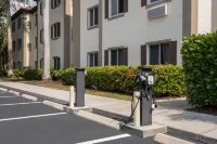 Hawthorn Extended Stay by Wyndham Naples - parking