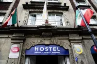 Hostel Mundo Joven Catedral Hotels in 