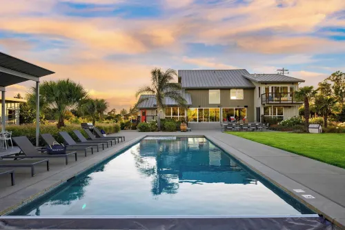 Coplan Vineyards by AvantStay 10-Acre Estate w Pool Spa Bocce Designer Interiors