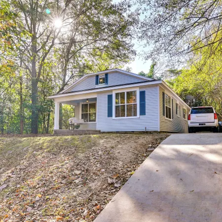 Centrally Located Home ~ Steps to Oxford Square!