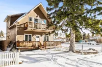 Modern Red Lodge Cabin - Walk to Broadway Ave - parking