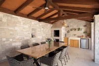 Villa Ginetto - 8 Persons, 4 Bedrooms, Private Pool, BBQ Hotels in Opcina Liznjan