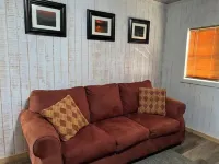 Cozy Tiny Home Cabin Near Lake Greeson & Kirby Landing – Pet-Friendly!