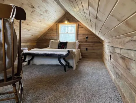 Gorgeous Carriage House! Отели в г. Licking County