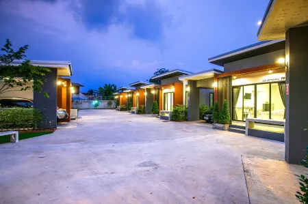 Baan le Vimaan Отели рядом с достопримечательностью «Nakhon Ratchasima Rajabhat University»