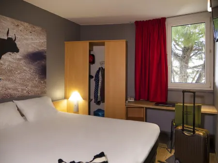 Ibis Arles