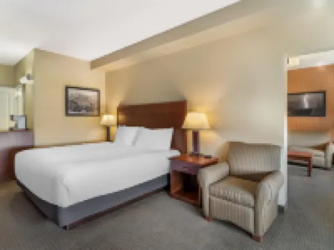 Best Western Plus Service Inn  Suites Hoteles en Lethbridge