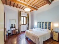 Poolside Leisure in Empoli Hideaway