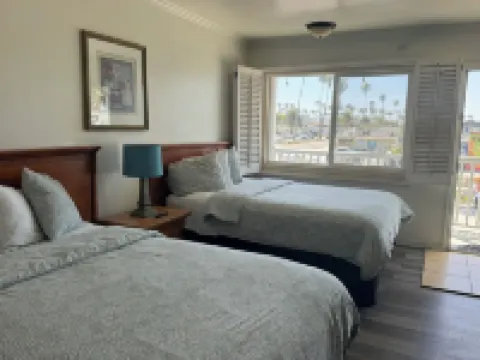 The Shores Inn