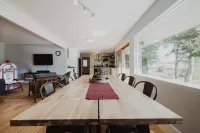 Cozy River Side Home, Barrel Sauna, Wood Burning Stove and Fire Pit 샤피 카운티 호텔