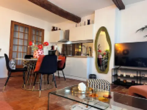 Magnificent, cozy T1 apartment in the heart of Aix en Provence's historic city center