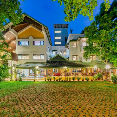 Hotel Woodland