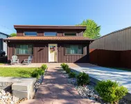 Hot Tub + Fire Pit + Corn Hole + BBQ + Game Room + Spa Bath