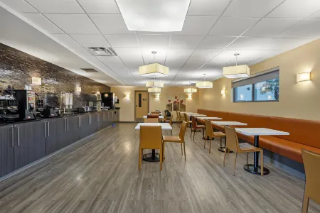 Best Western Plus Airport Inn Suites