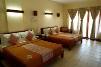 Kahuna Beach Resort and Spa