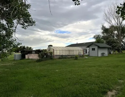 5th Ave Pond Side Retreat