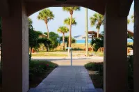 Awesome Beach/Gulf Views-about 50 Steps to Beach. Romantic-Cozy-Quiet-Very Clean
