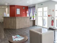 Lakeside Stay w/ Terrace Hotels in Hourtin
