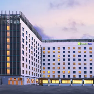 Holiday Inn Express JAKARTA PLUIT CITYGATE by IHG Отели рядом с достопримечательностью «Торговый центр PIK Avenue»