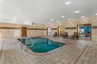 Comfort Suites - مسبح