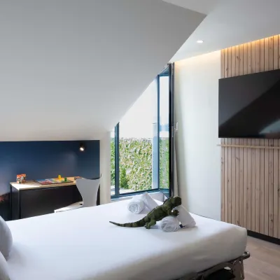 ibis Styles Santander Hoteles cerca de Camping Bungalows Costa San Juan